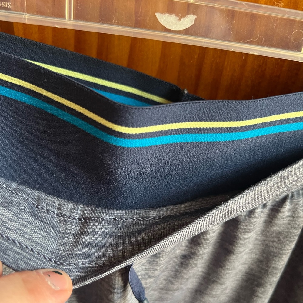 Gray Women's Athletic Shorts XL - Picture 5 of 8